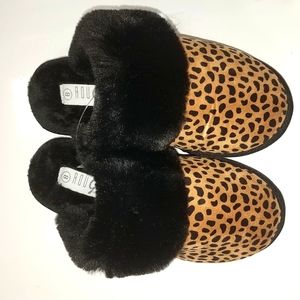 NWT Rouge Helium Fluffy Soft Slippers
